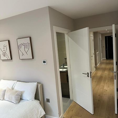 Richardson Deluxe Apartments - 3 Bed Лондон Екстериор снимка