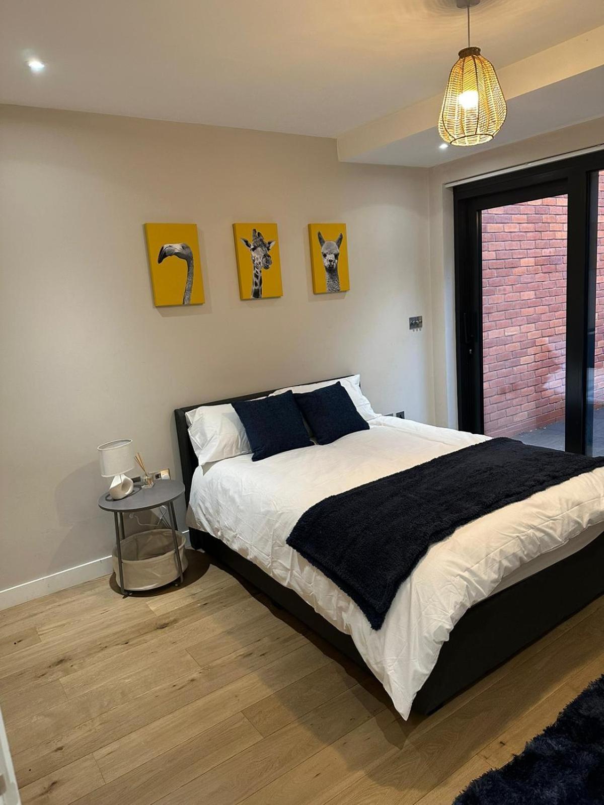 Richardson Deluxe Apartments - 3 Bed Лондон Екстериор снимка